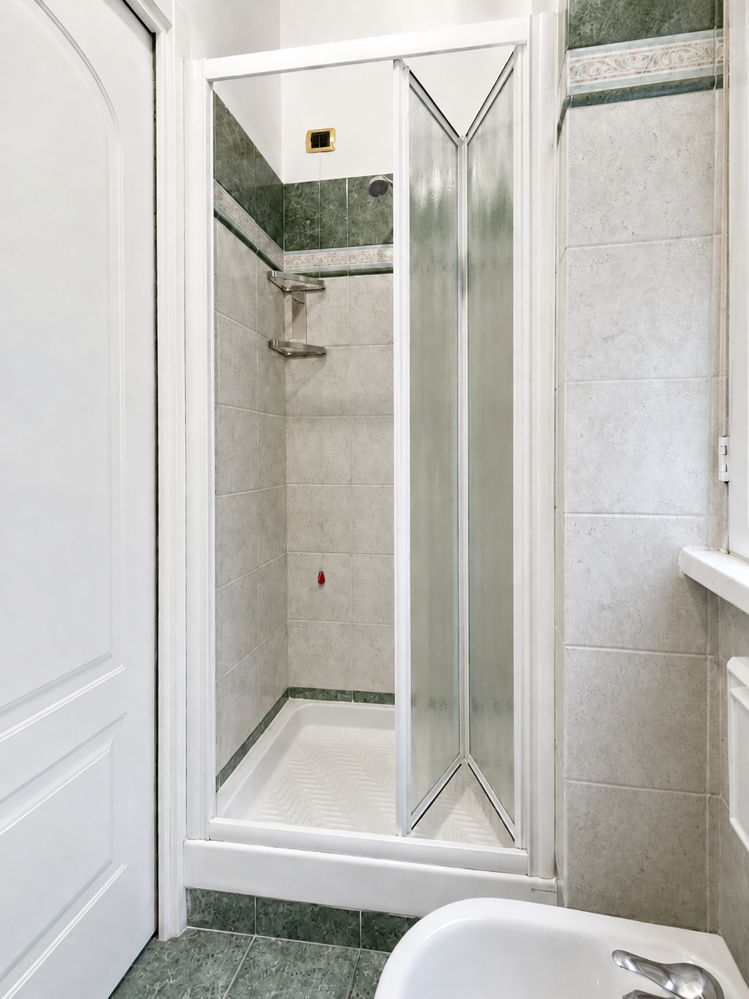 Camera Arno - bagno - BERNINI Suites Roma